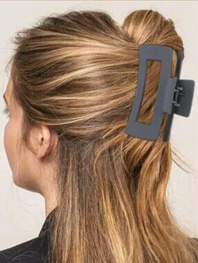 3 FOR $15  💕 Strong Hold Claw Clip Fashionable Hair Accessories